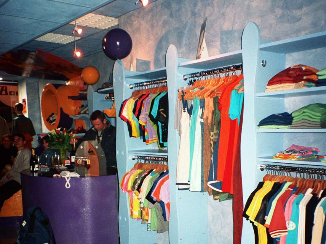 Nathalie GURD - NG Décoration - Magasin Le Box Sportswear - Niort - Decors Fresque Mobilier