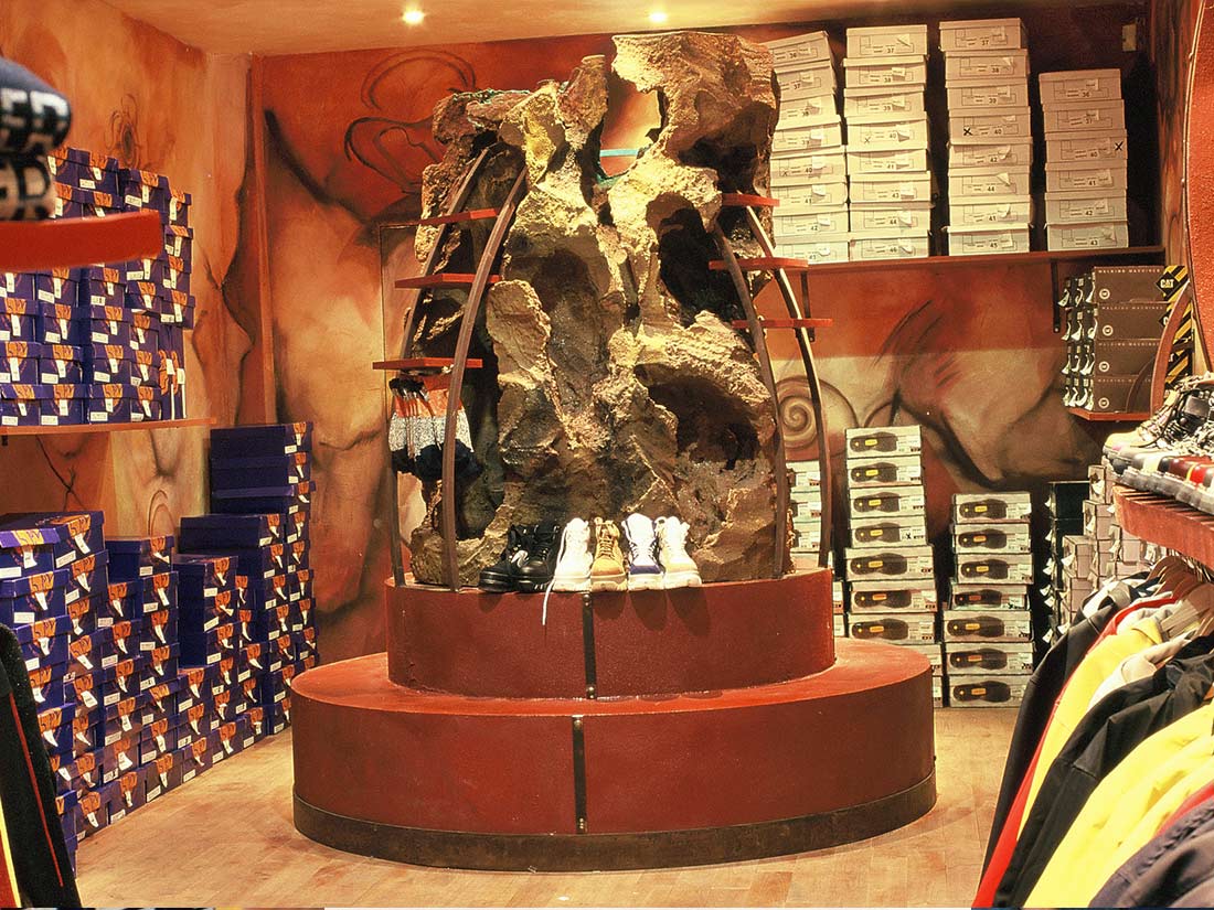 Nathalie GURD - NG Décoration - Magasin Redwood - Tours Rue de Bordeaux - Décors Fresques Mobilier Vitrine