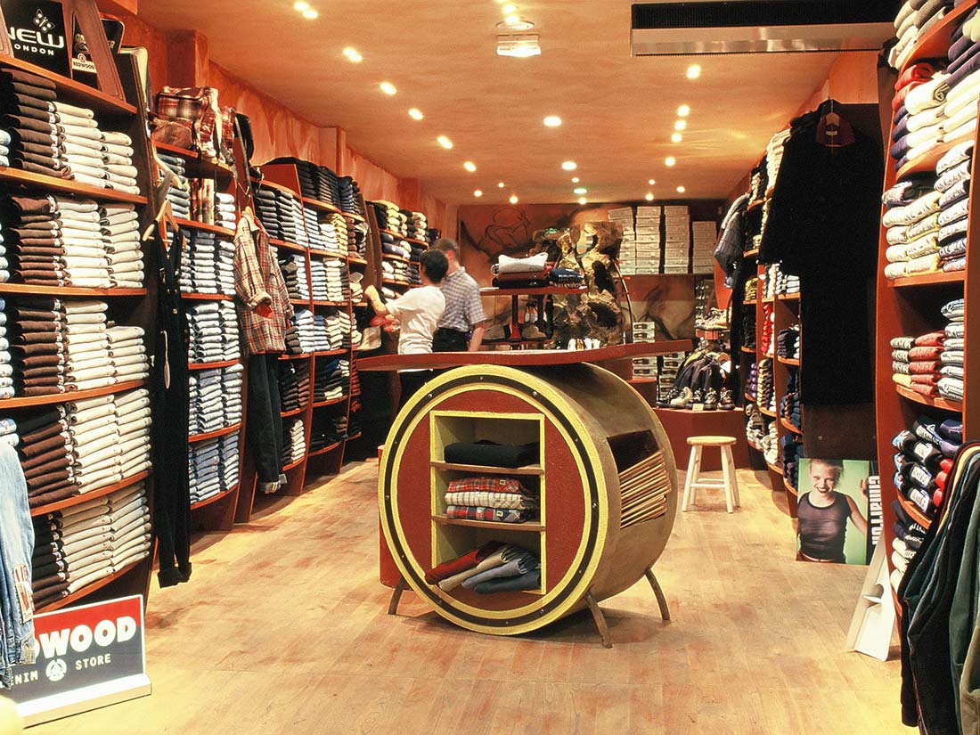 Nathalie GURD - NG Décoration - Magasin Redwood - Tours Rue de Bordeaux - Décors Fresques Mobilier Vitrine