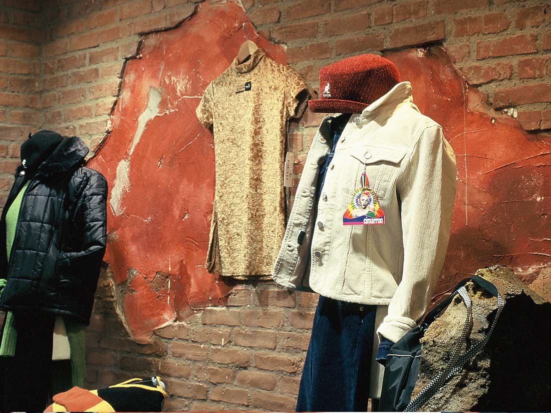 Nathalie GURD - NG Décoration - Magasin Redwood - Tours Rue de Bordeaux - Décors Fresques Mobilier Vitrine