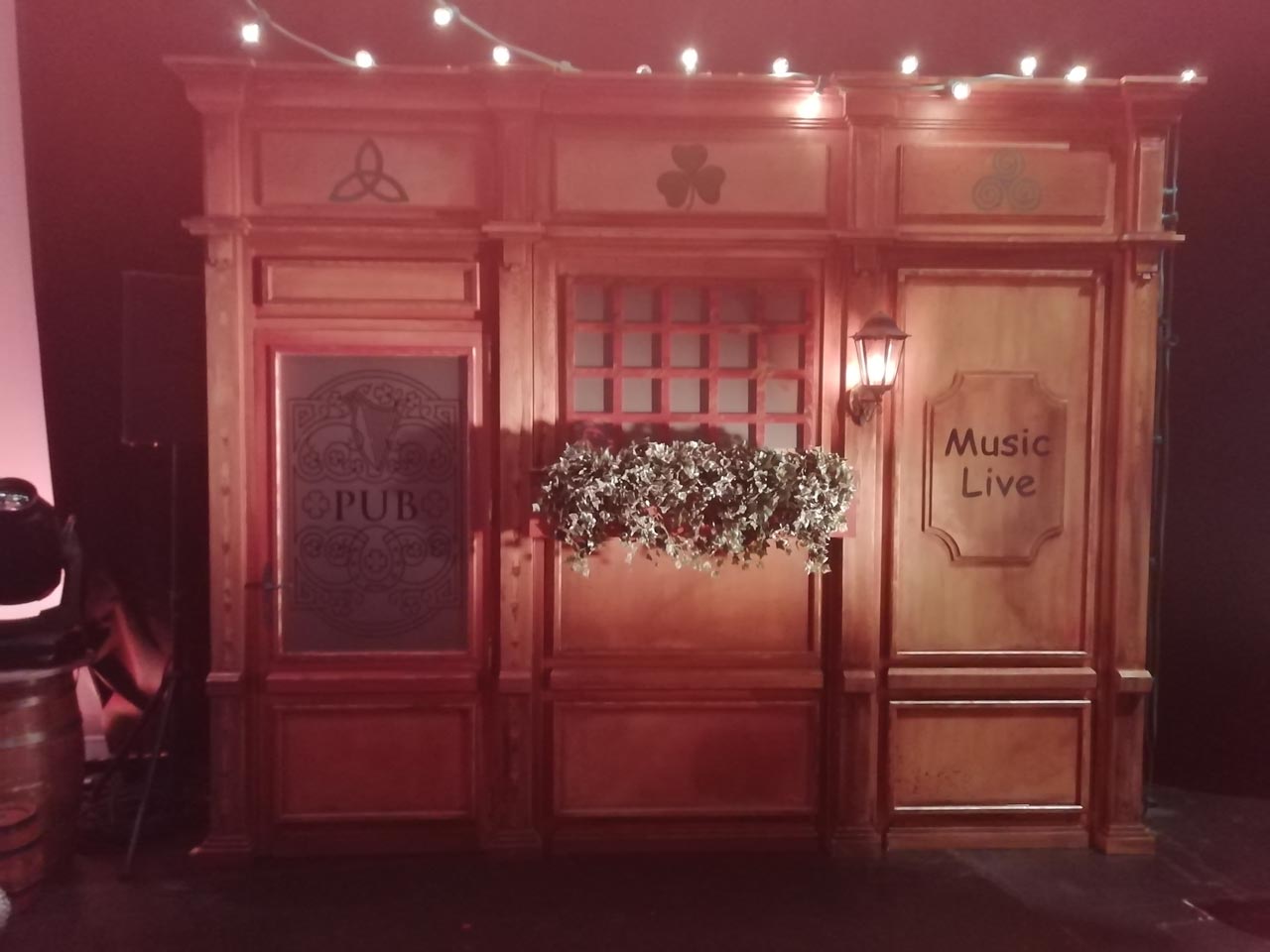 Nathalie GURD - NG Décoration - Théâtre de Longjumeau - Paris - Décors Irish Celtic